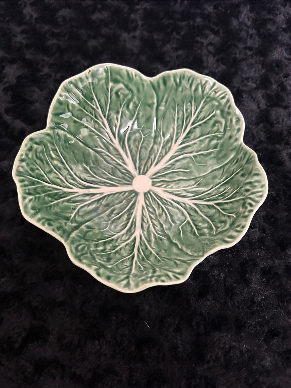 Bordallo Pinheiro green cabbage leaf bowl